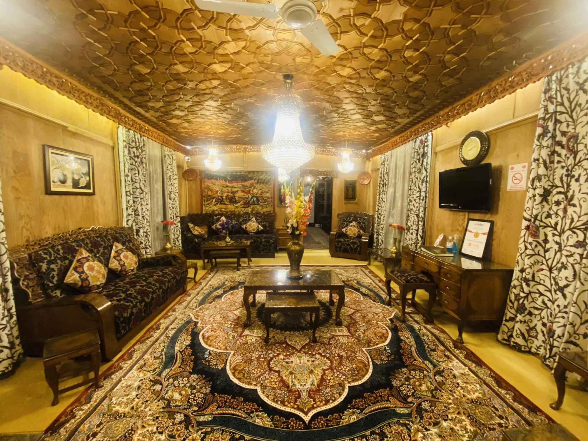 The Heritage Group Of Houseboats Srinagar  Exterior photo