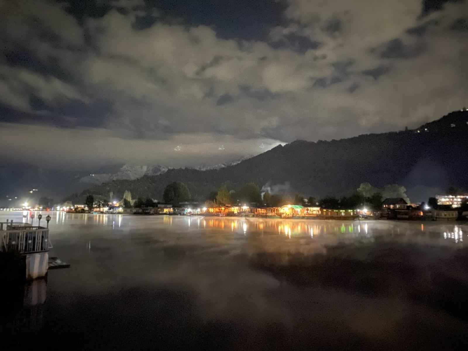 The Heritage Group Of Houseboats Srinagar  Exterior photo