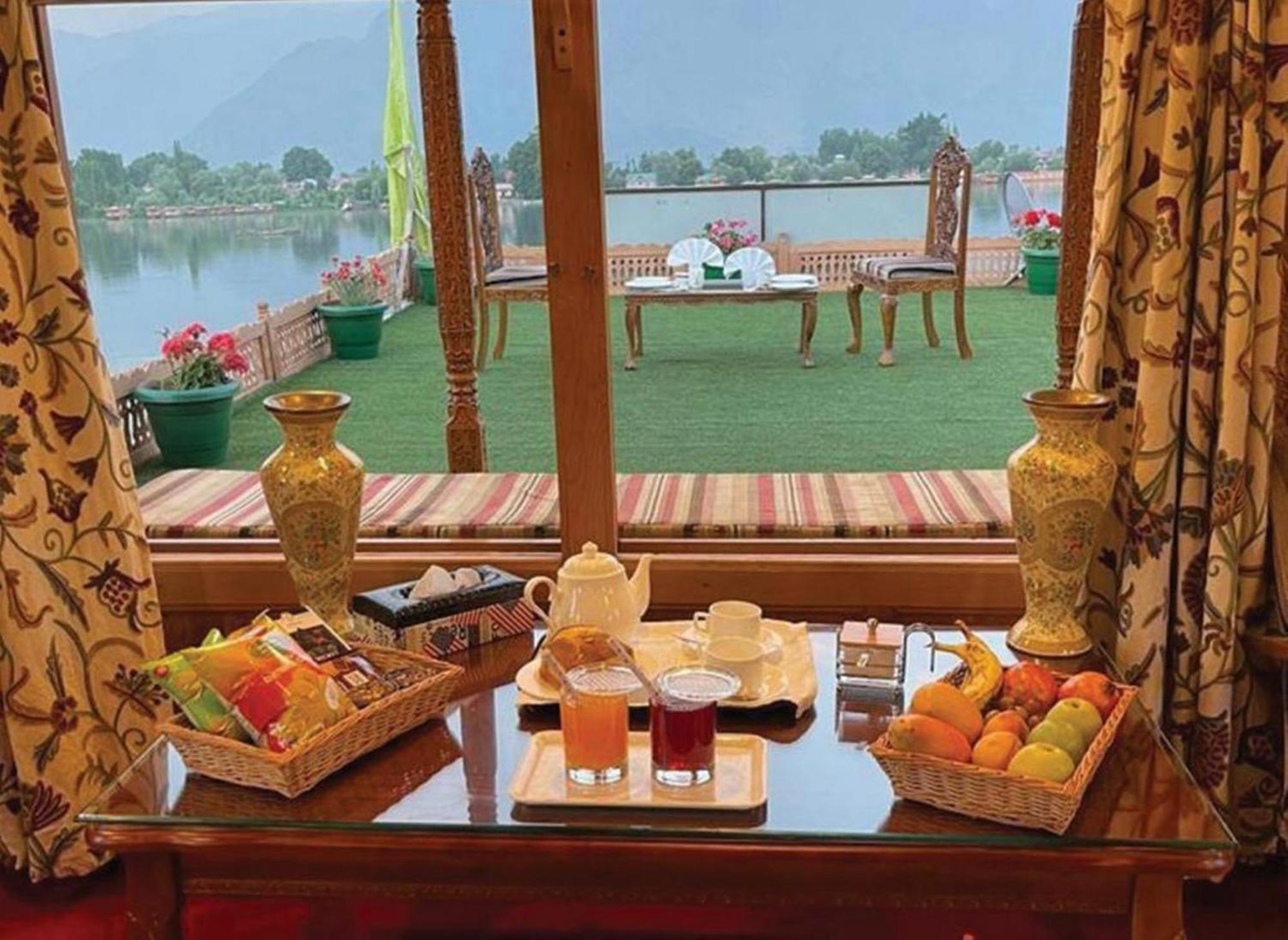 The Heritage Group Of Houseboats Srinagar  Exterior photo
