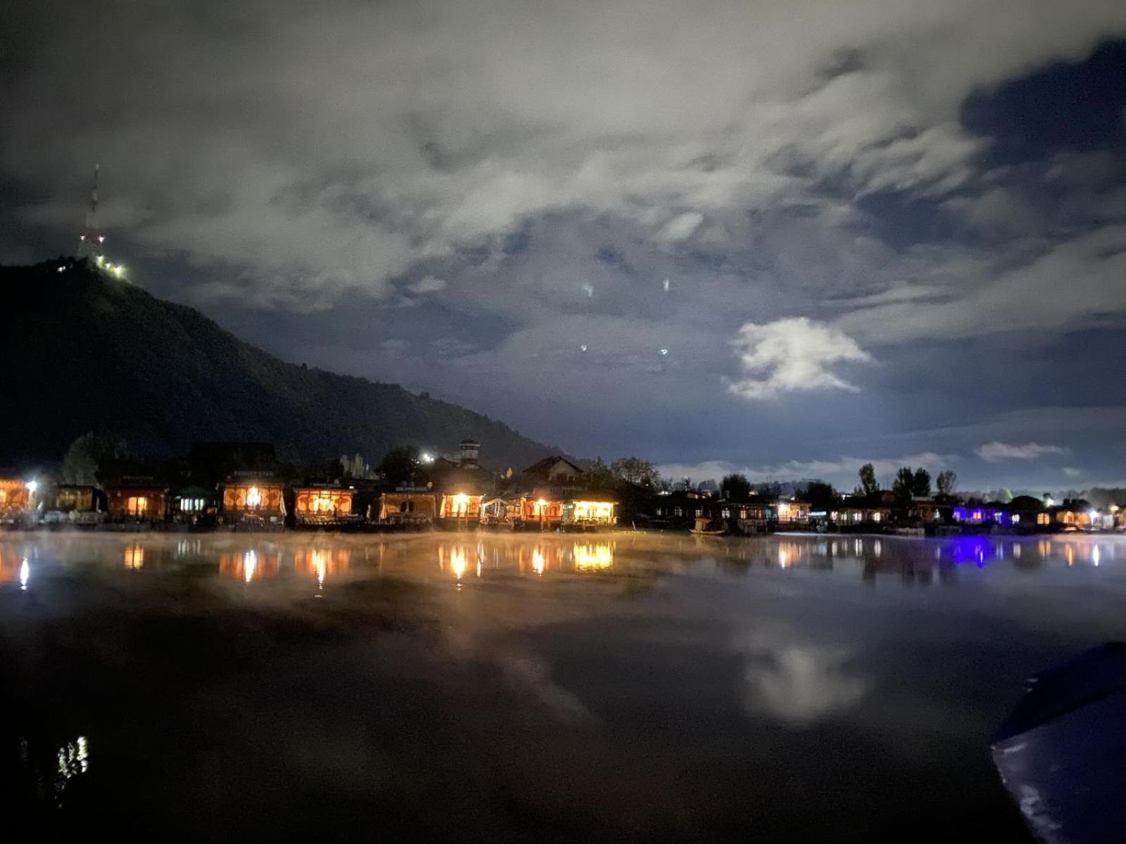 The Heritage Group Of Houseboats Srinagar  Exterior photo