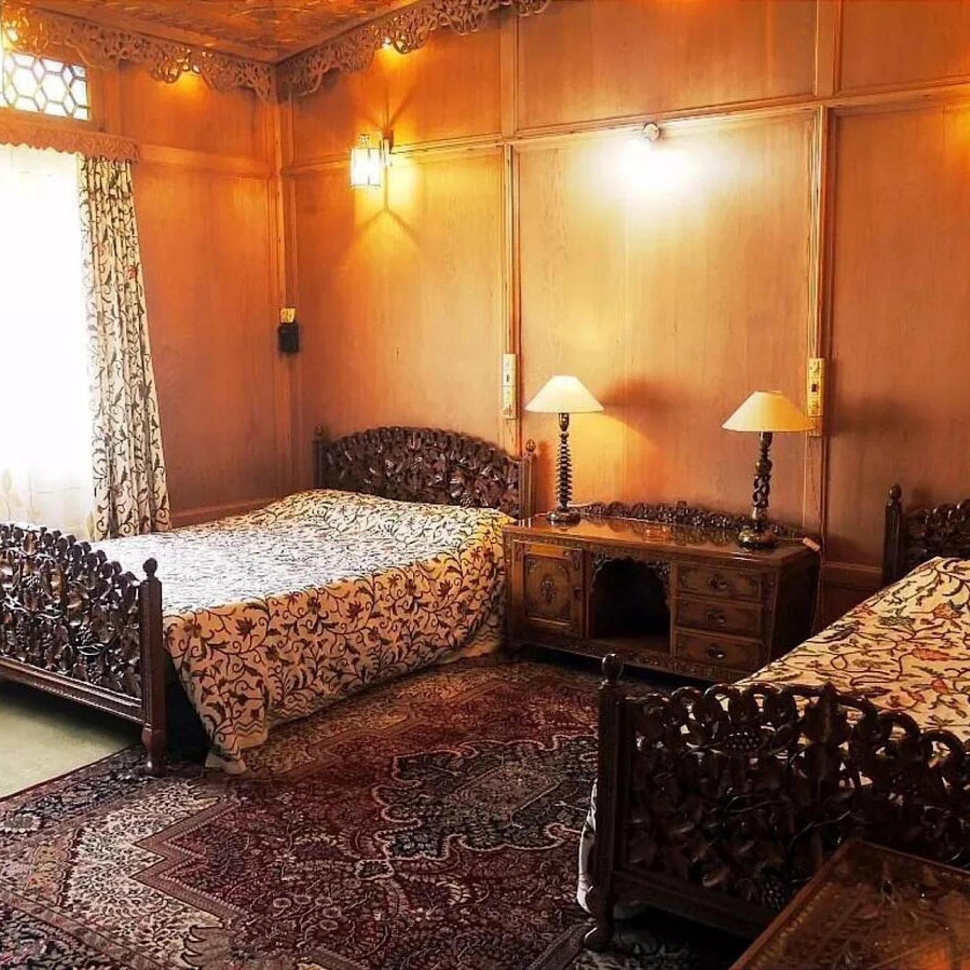 The Heritage Group Of Houseboats Srinagar  Exterior photo