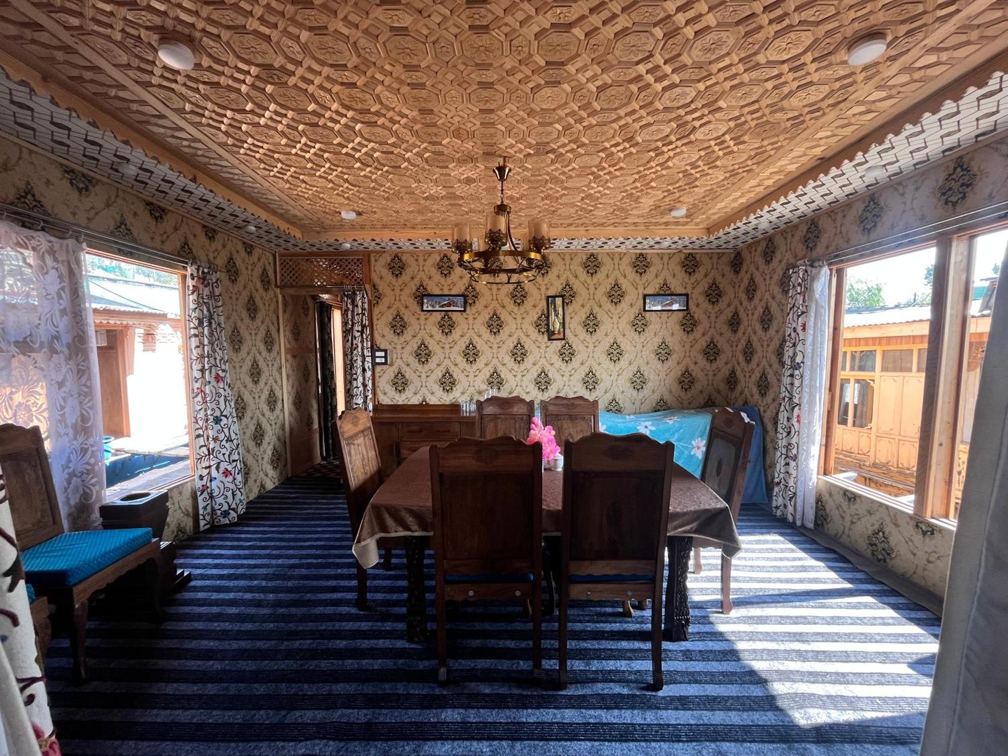 The Heritage Group Of Houseboats Srinagar  Exterior photo